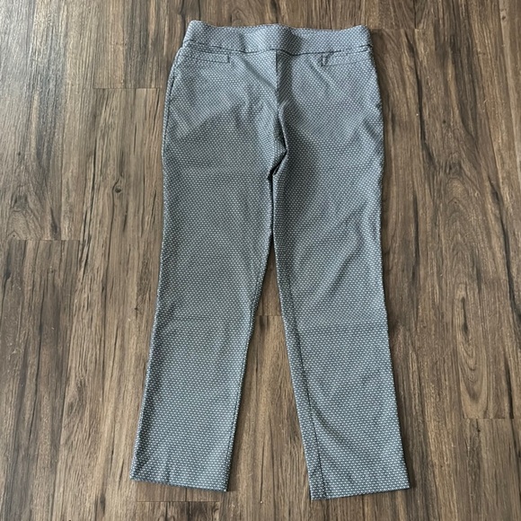 Liz Claiborne Gray Patterned Trousers - Picture 1 of 6